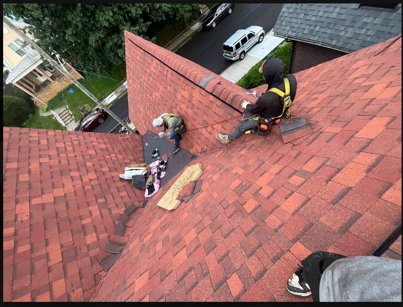 Roofing: In Progress & Completed project photo