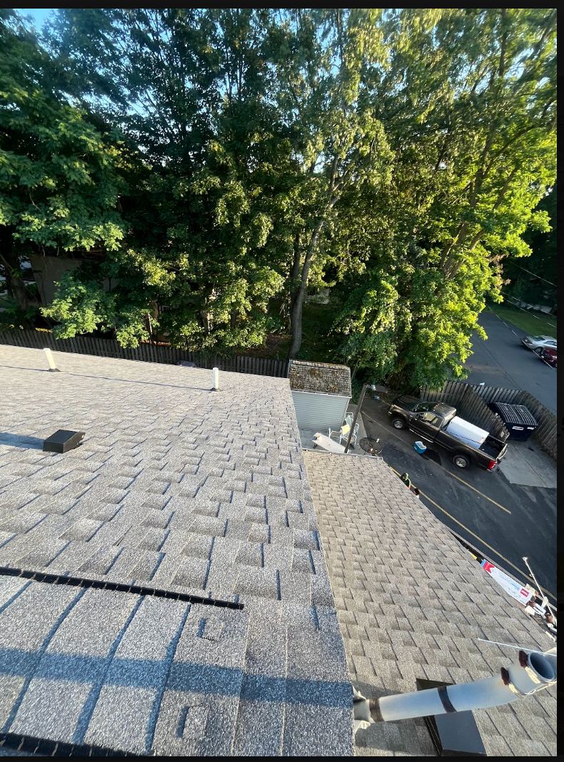 Roofing: In Progress & Completed project photo